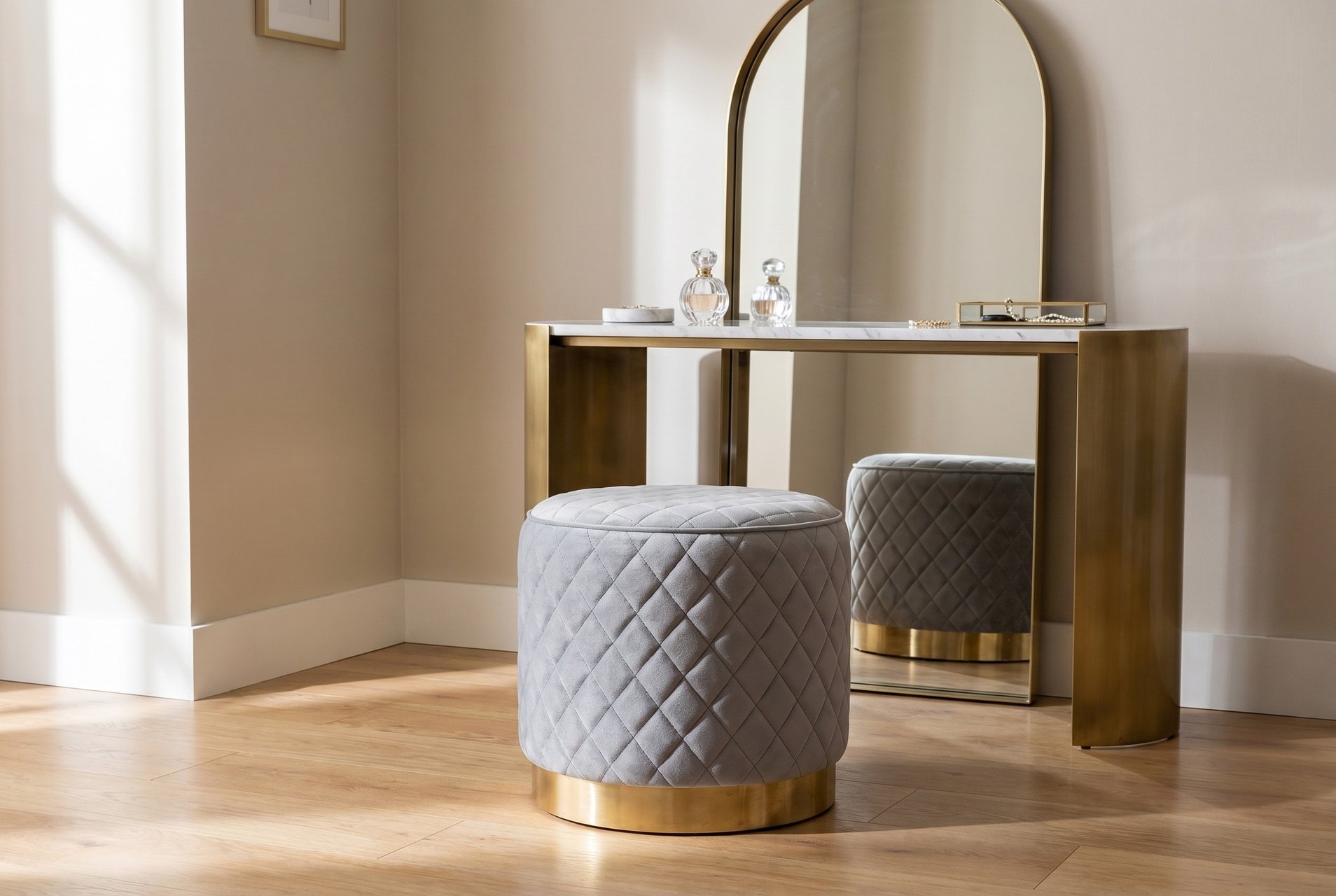 Ring Puff Ottoman in situ